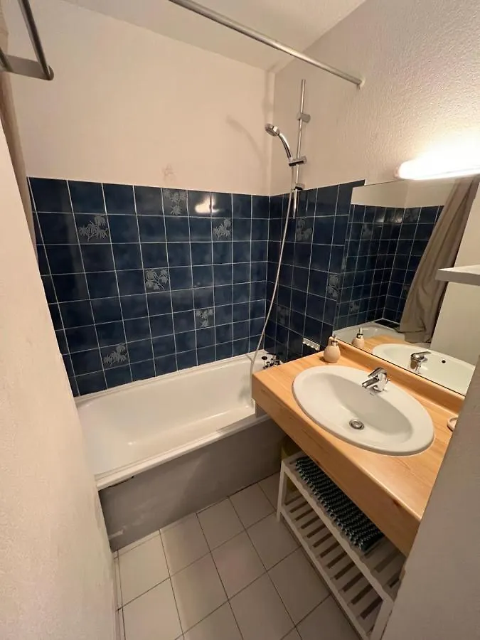Au Petit Bonheur Vue Mer, Parking, 400M Plage Le Lavandou Apartment