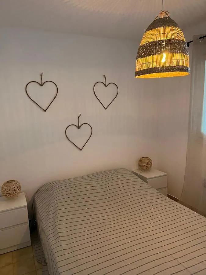 Apartment Au Petit Bonheur Vue Mer, Parking, 400M Plage Le Lavandou