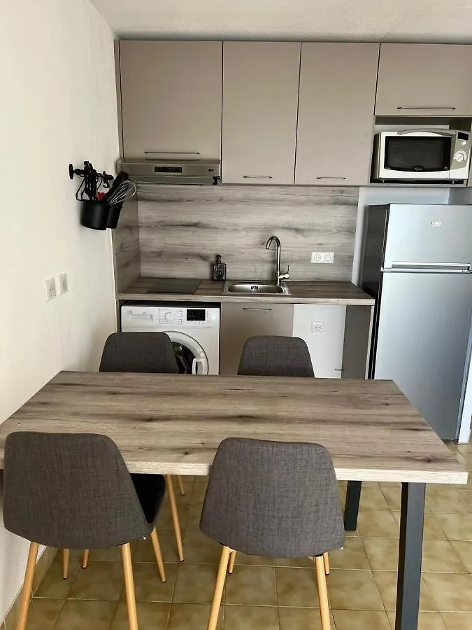 Au Petit Bonheur Vue Mer, Parking, 400M Plage Le Lavandou Apartment